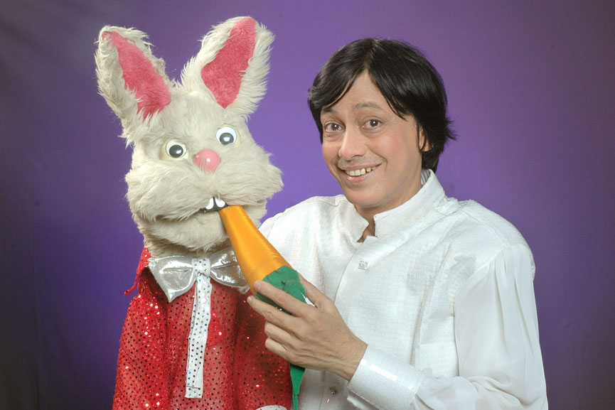 Ventriloquist and Puppeteer Ramdas Padhye with Bunny Puppet from Lijjat Papad AD
