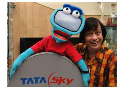 Ramdas Padhye with Tata Sky Puppet