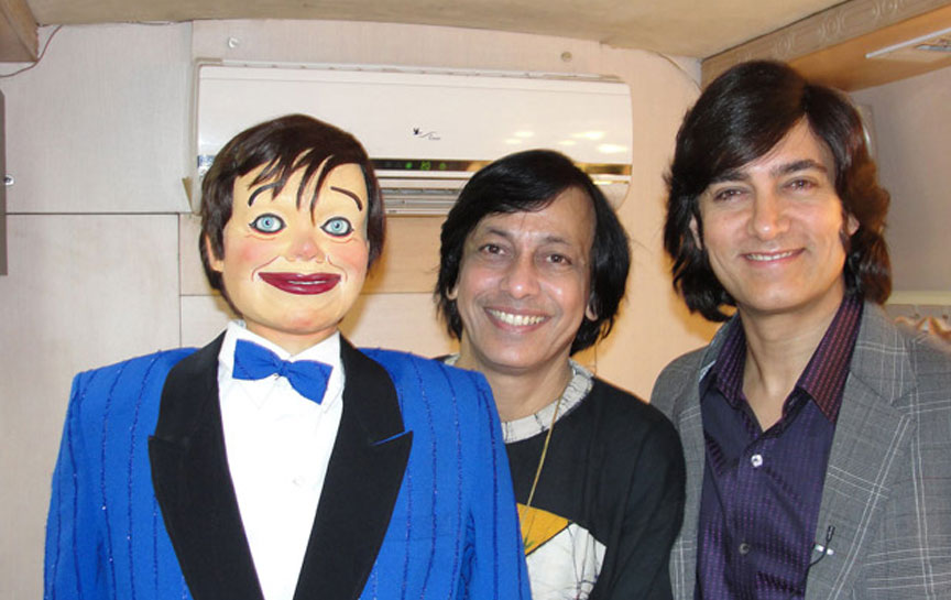 Aamir Khan with Ventriloquist Ramdas Padhye