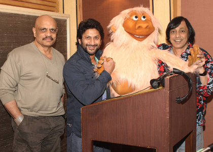 Actor Arshad Warsi with Ventriloquist and Puppeteer Ramdas Padhye and Bharat Dabholkar